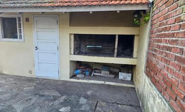 Casa en venta - 3 Dormitorios 2 Baños - Mar del Plata