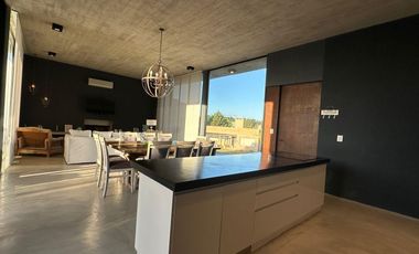 Casa en venta - 3 Dormitorios 2 Baños - 1.000Mts2 - Pinamar