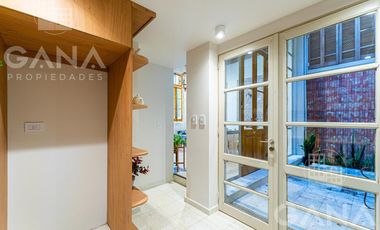 Casa en venta de planta baja completamente remodelada y reciclada