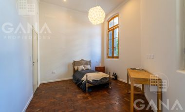 Casa en venta de planta baja completamente remodelada y reciclada