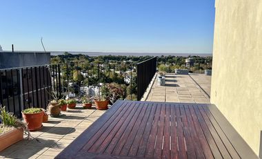 Departamento tipo casa en Venta- Acassuso Vias a Santa Fe, 3 dormitorios, dep, quincho, cochera