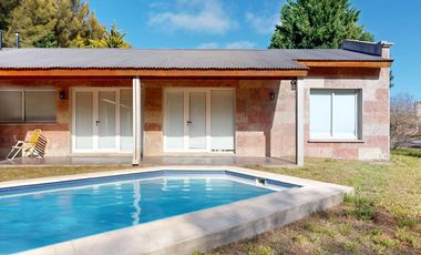 Casa en venta en Altos de Brandsen