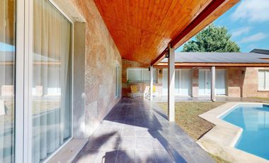 Casa en venta en Altos de Brandsen