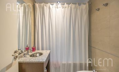 Departamento en venta de 4 dormitorios en Lomas de Zamora Oeste