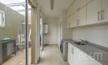 Departamento en venta de 4 dormitorios en Lomas de Zamora Oeste