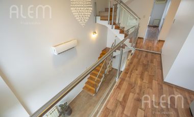 Departamento en venta de 4 dormitorios en Lomas de Zamora Oeste