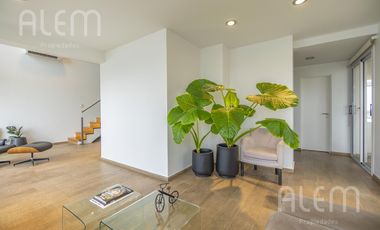 Departamento en venta de 4 dormitorios en Lomas de Zamora Oeste