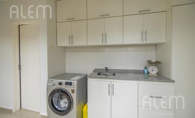 Departamento en venta de 4 dormitorios en Lomas de Zamora Oeste