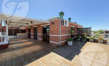 Exclusivo Dúplex en Solar de San Isidro – 5 Ambientes, Jacuzzi, Parrilla y 1 Cochera