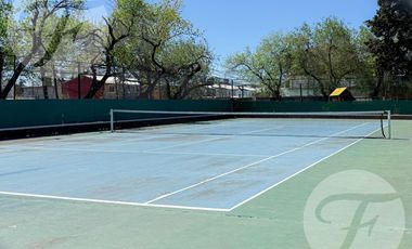 Exclusivo Dúplex en Solar de San Isidro – 5 Ambientes, Jacuzzi, Parrilla y 2 Cocheras