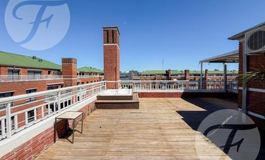 Exclusivo Dúplex en Solar de San Isidro – 5 Ambientes, Jacuzzi, Parrilla y 2 Cocheras