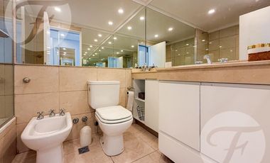 Exclusivo Dúplex en Solar de San Isidro – 5 Ambientes, Jacuzzi, Parrilla y 2 Cocheras