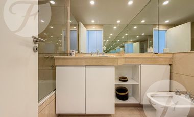 Exclusivo Dúplex en Solar de San Isidro – 5 Ambientes, Jacuzzi, Parrilla y 2 Cocheras