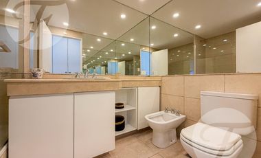 Exclusivo Dúplex en Solar de San Isidro – 5 Ambientes, Jacuzzi, Parrilla y 1 Cochera