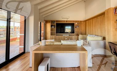 Exclusivo Dúplex en Solar de San Isidro – 5 Ambientes, Jacuzzi, Parrilla y 1 Cochera