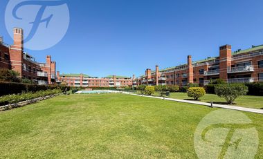 Exclusivo Dúplex en Solar de San Isidro – 5 Ambientes, Jacuzzi, Parrilla y 2 Cocheras