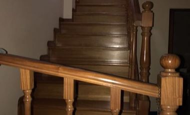 CHALET EN EXCELENTE ZONA DE LOMAS DE ZAMORA OESTE SOBRE LOTE DE 22,80 mts de FRENTE por 30,31 mts de FONDO.-