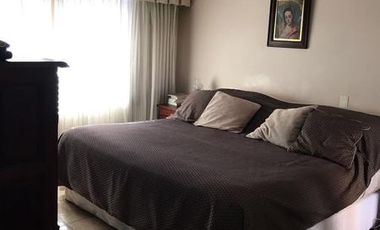 CHALET EN EXCELENTE ZONA DE LOMAS DE ZAMORA OESTE SOBRE LOTE DE 22,80 mts de FRENTE por 30,31 mts de FONDO.-