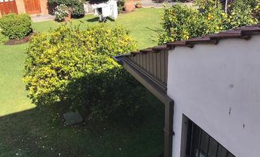 CHALET EN EXCELENTE ZONA DE LOMAS DE ZAMORA OESTE SOBRE LOTE DE 22,80 mts de FRENTE por 30,31 mts de FONDO.-