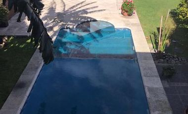 CHALET EN EXCELENTE ZONA DE LOMAS DE ZAMORA OESTE SOBRE LOTE DE 22,80 mts de FRENTE por 30,31 mts de FONDO.-