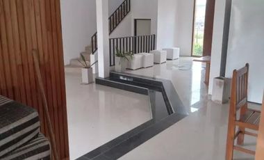 Casa en venta - 3 Dormitorios 3 Baños - Cochera - 2.940Mts2 - Marcos Paz