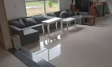 Casa en venta - 3 Dormitorios 3 Baños - Cochera - 2.940Mts2 - Marcos Paz