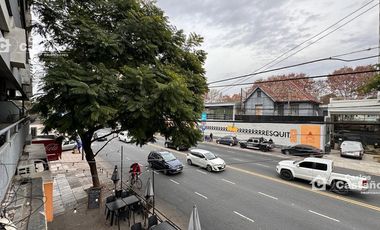 Exc. Zona, 3 Amb. Muy Amplios al Frente con Balcón