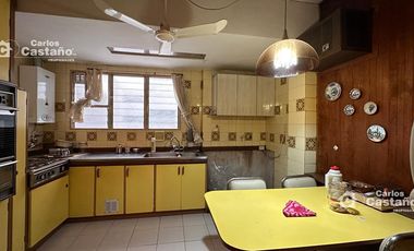 Exc. Zona, 3 Amb. Muy Amplios al Frente con Balcón