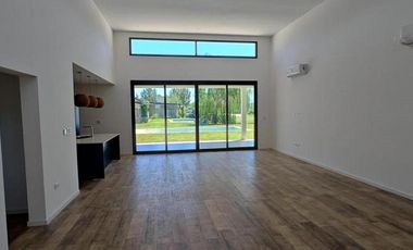 Casa en venta - 3 Dormitorios 4 Baños - 800Mts2 - San Vicente