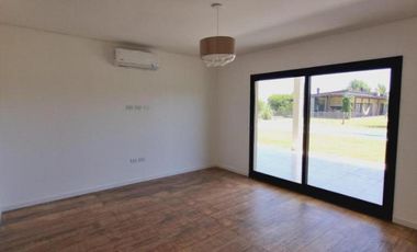 Casa en venta - 3 Dormitorios 4 Baños - 800Mts2 - San Vicente