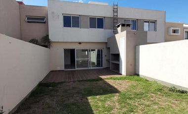 ALQUILO DUPLEX 3 DORMITORIOS EN CHACRA DEL NORTE