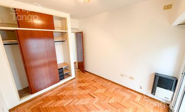 Venta Departamento Semipiso Tres Ambientes Caballito Frente Balcón Cochera