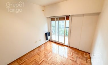 Venta Departamento Semipiso Tres Ambientes Caballito Frente Balcón Cochera