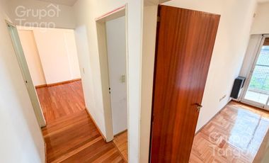 Venta Departamento Semipiso Tres Ambientes Caballito Frente Balcón Cochera