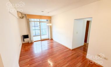 Venta Departamento Semipiso Tres Ambientes Caballito Frente Balcón Cochera