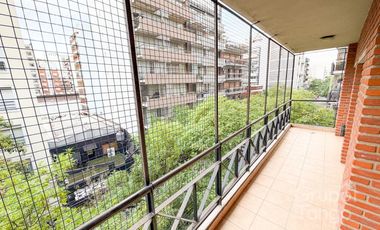 Venta Departamento Semipiso Tres Ambientes Caballito Frente Balcón Cochera