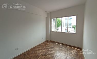 Piso 3 Amb. con Balcon y Vista Parcial al Rio