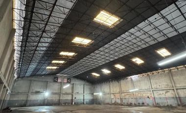 Galpón en alquiler - 2 Oficinas 3 Baños - 1.000Mts2 - Avellaneda