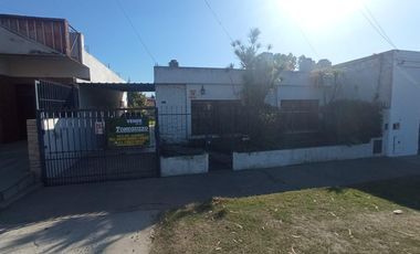 VENDE CASA EN CLAYPOLE