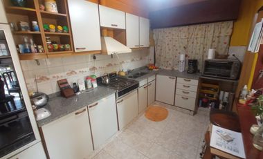 VENDE CASA EN CLAYPOLE