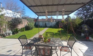 VENDE CASA EN CLAYPOLE