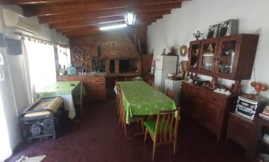 VENDE CASA EN CLAYPOLE