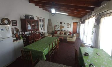 VENDE CASA EN CLAYPOLE