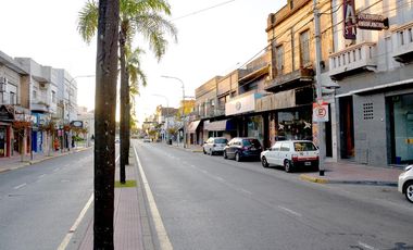 Departamento en ALQUILER Tigre Centro - Con cochera parrilla y balcón