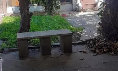 Casa en venta - 3 Dormitorios 2 Baños - Cochera - 223Mts2 - Quilmes