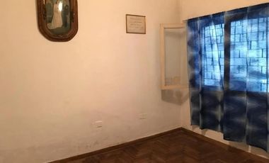 Casa en venta - 3 Dormitorios 2 Baños - Cochera - 223Mts2 - Quilmes