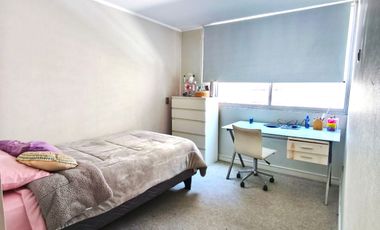 Departamento en arriendo c/ estacionamiento en Centro Histórico de Santiago