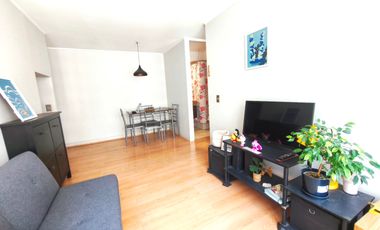 Departamento en arriendo c/ estacionamiento en Centro Histórico de Santiago