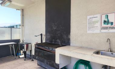 Departamento en arriendo c/ estacionamiento en Centro Histórico de Santiago