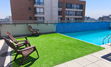 Departamento en arriendo c/ estacionamiento en Centro Histórico de Santiago